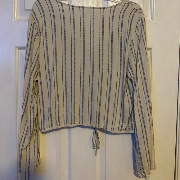 Bell-sleeved Button Up Blouse - Picture 2 of 2